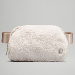 ✨SOLD✨ Lululemon Fleece Everywhere Belt Bag 1L